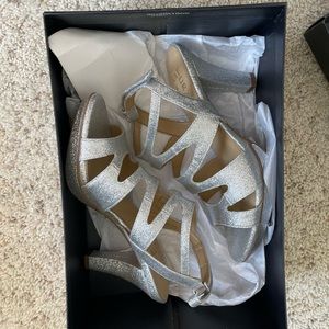 Naturalizer Women’s Silver Sparkle Heels - size 7/37